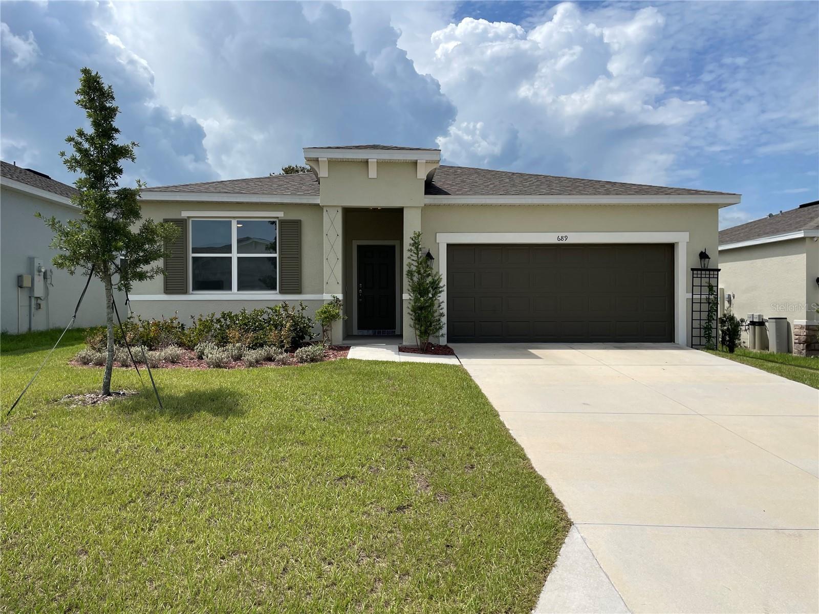 689 Crown Rose Dr Property Photo 6