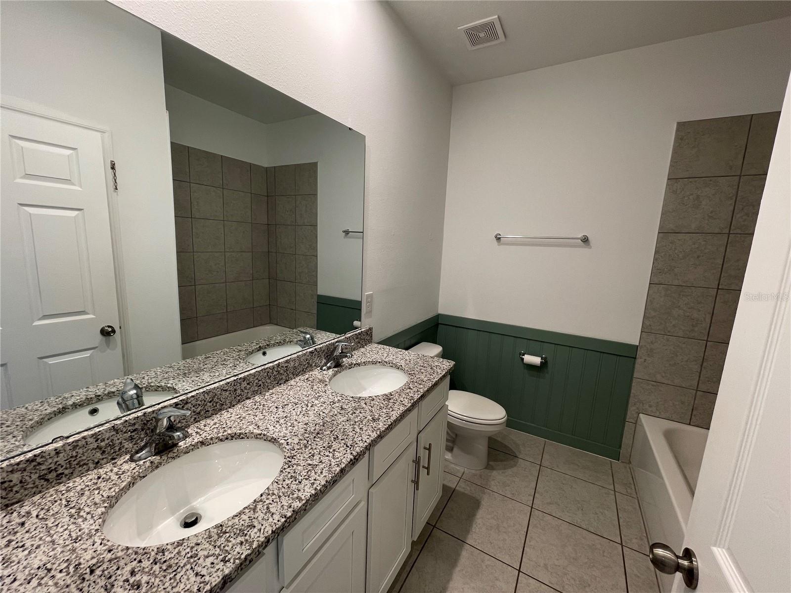 689 Crown Rose Dr Property Photo 10