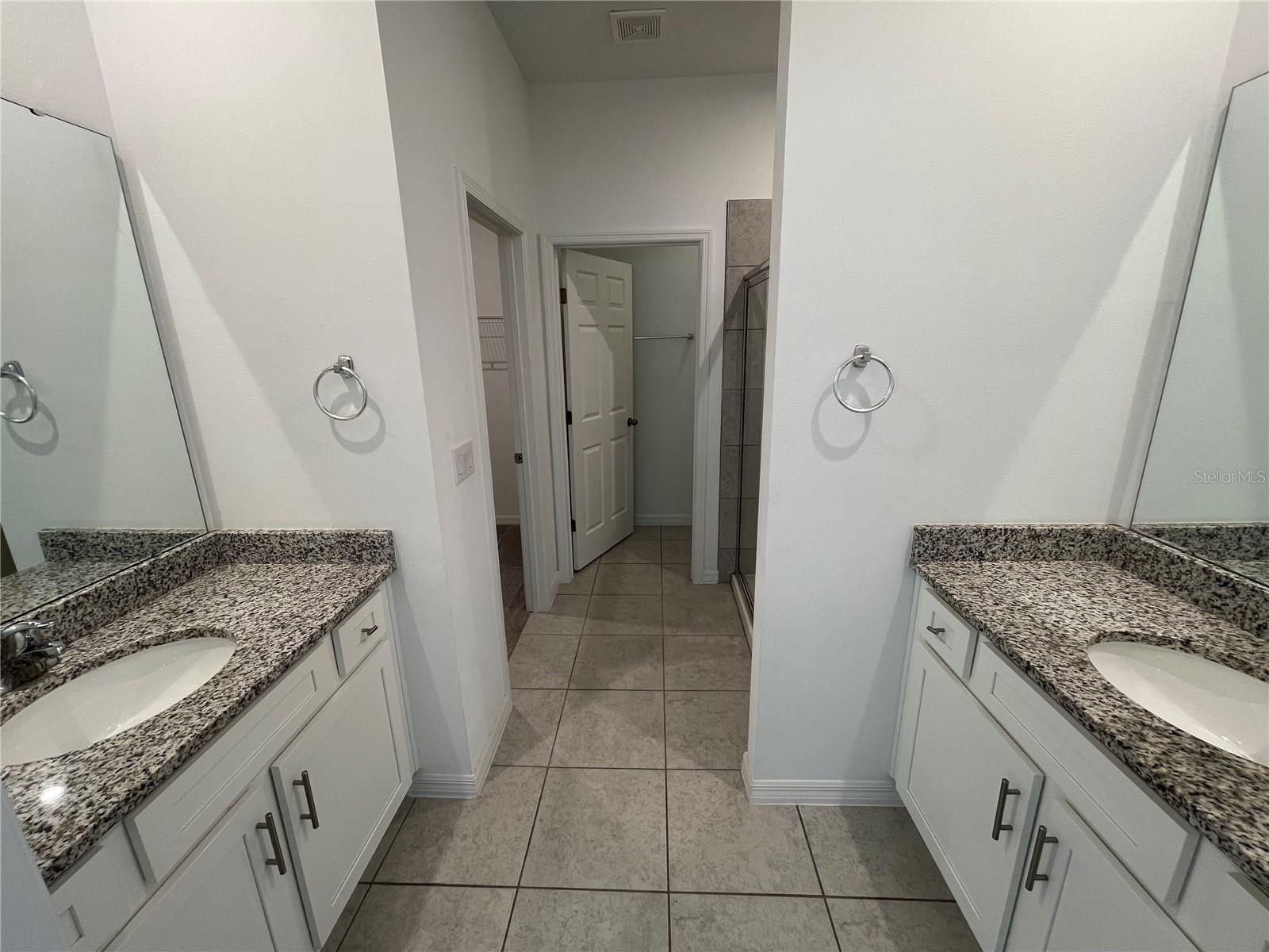 689 Crown Rose Dr Property Photo 34