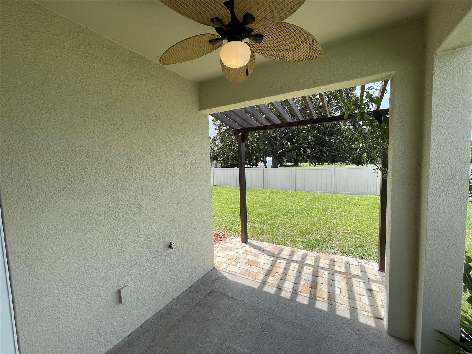 689 Crown Rose Dr Property Photo 42