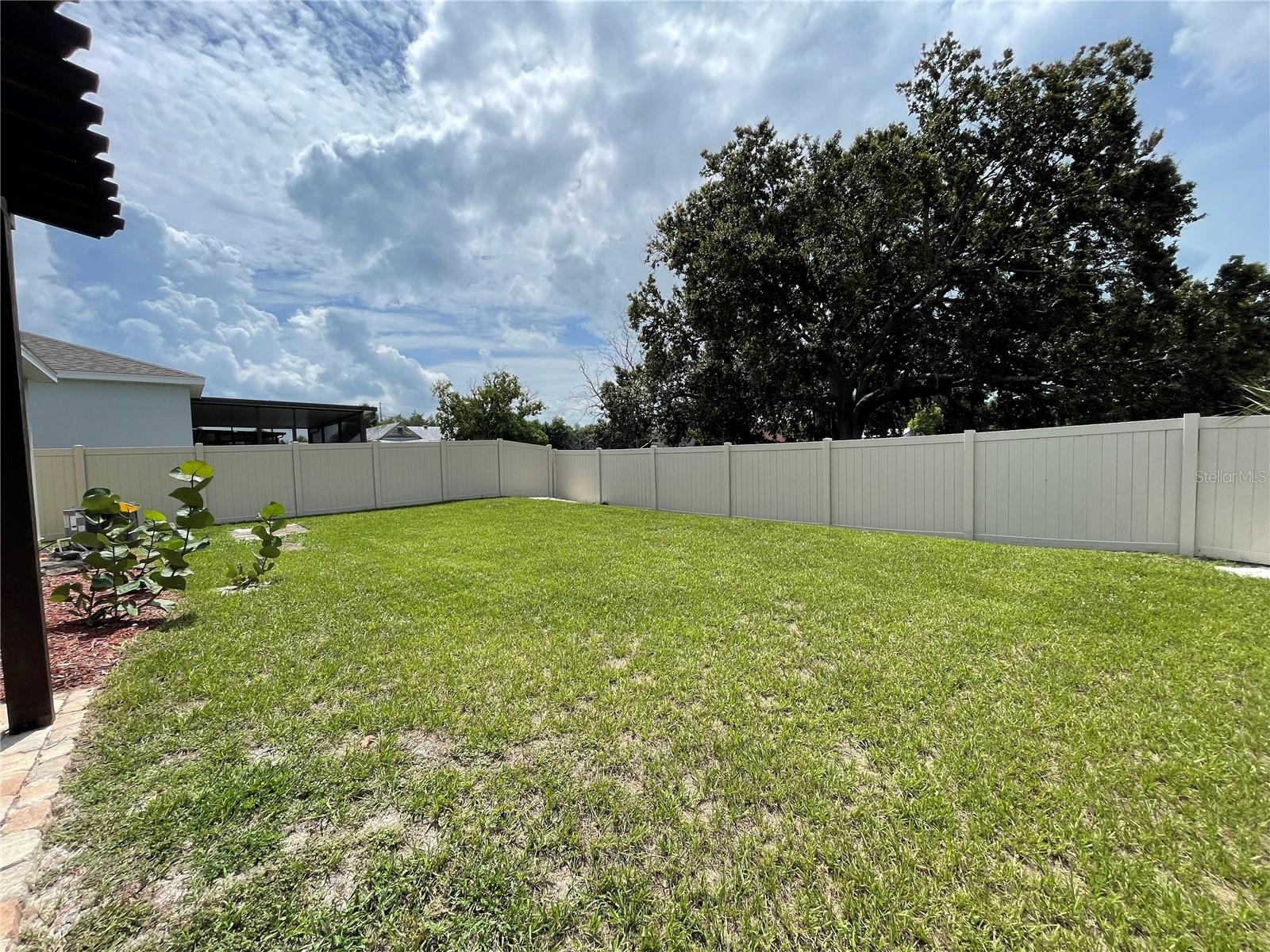 689 Crown Rose Dr Property Photo 46