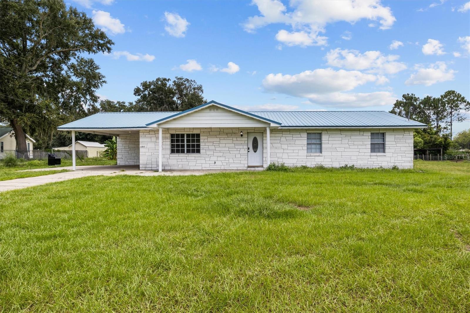 9545 State Road 33 N Property Photo