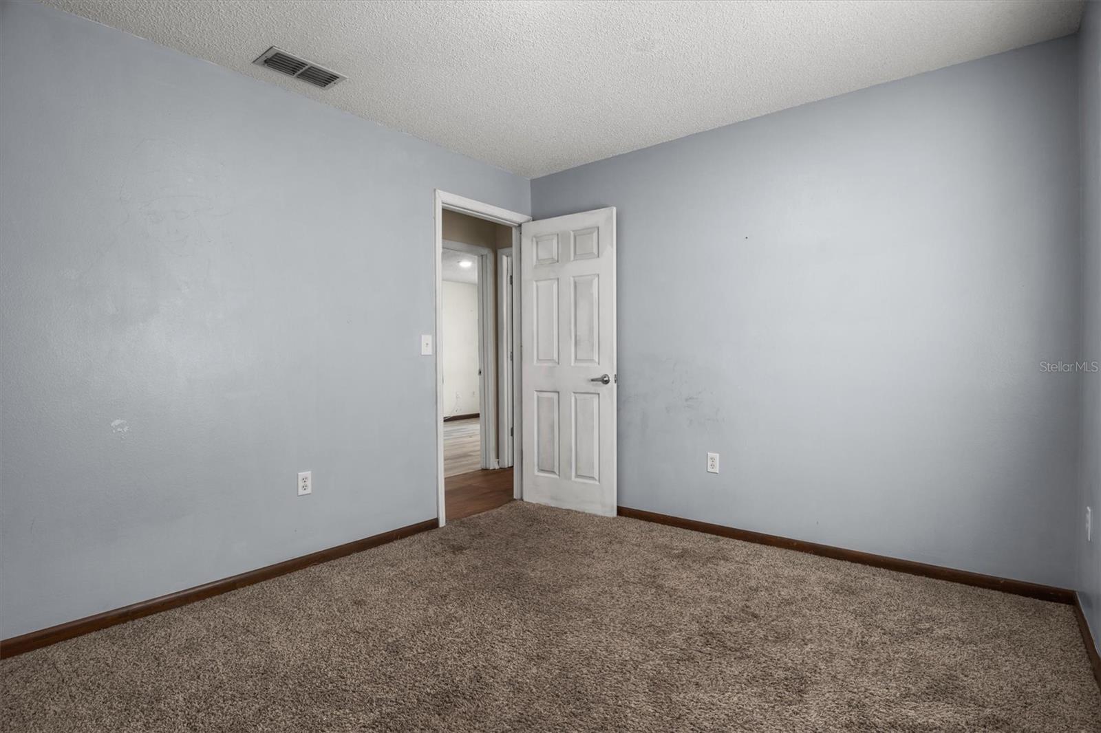 9545 State Road 33 N Property Photo 17