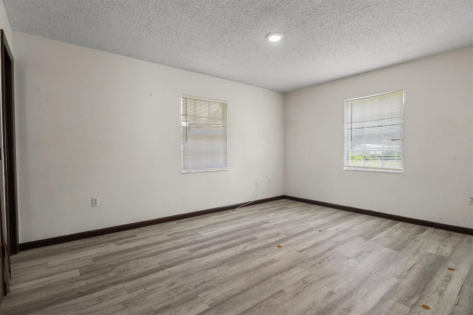 9545 State Road 33 N Property Photo 21
