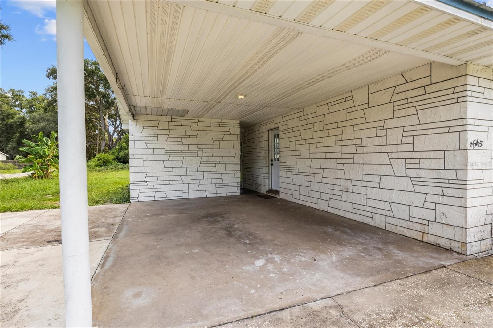 9545 State Road 33 N Property Photo 27