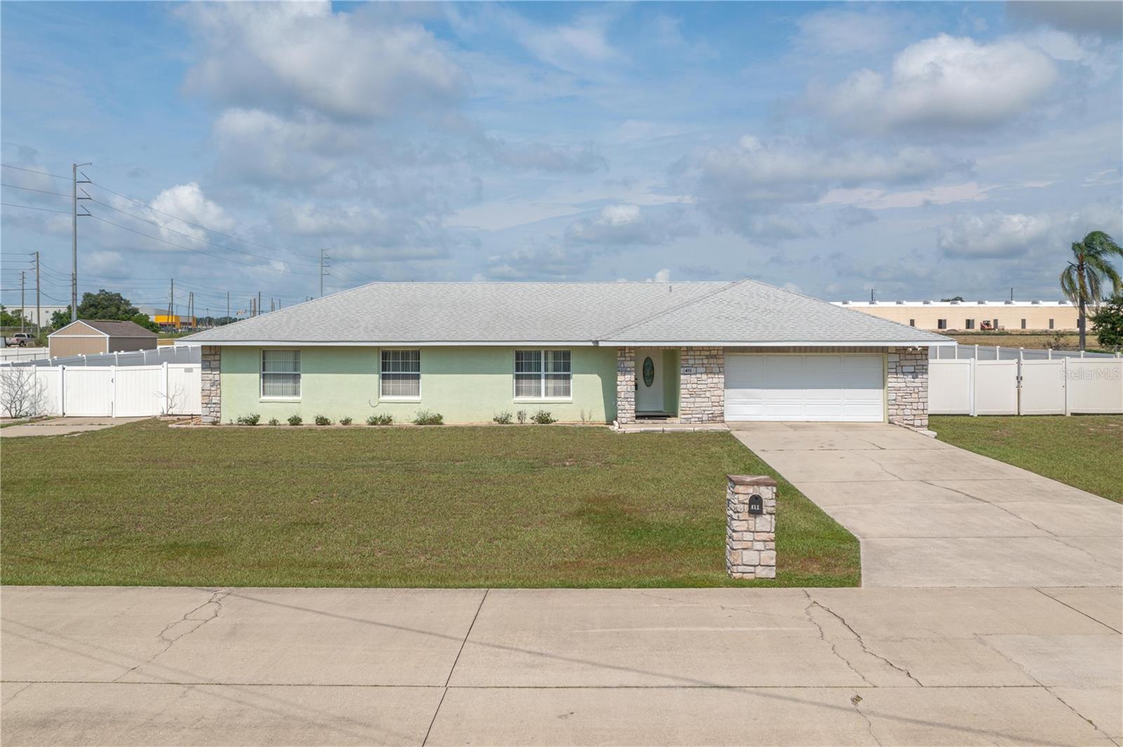 411 Country Pine Rd Property Photo 1