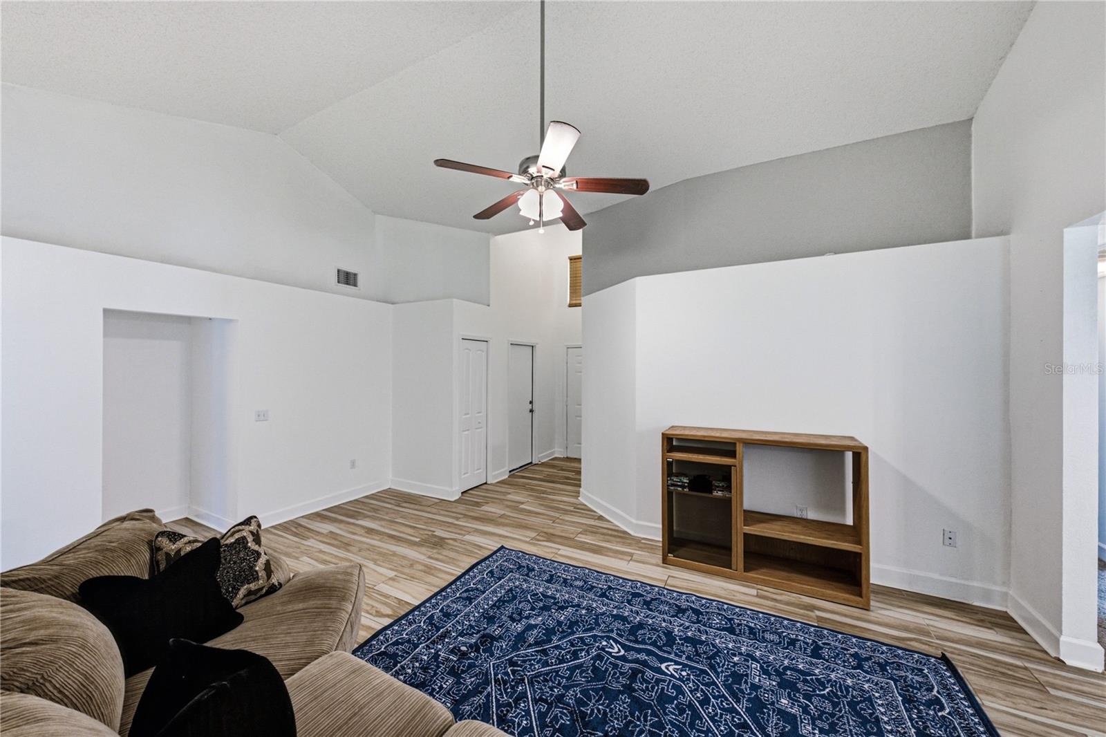 106 Saint Kitts Cir Property Photo 13