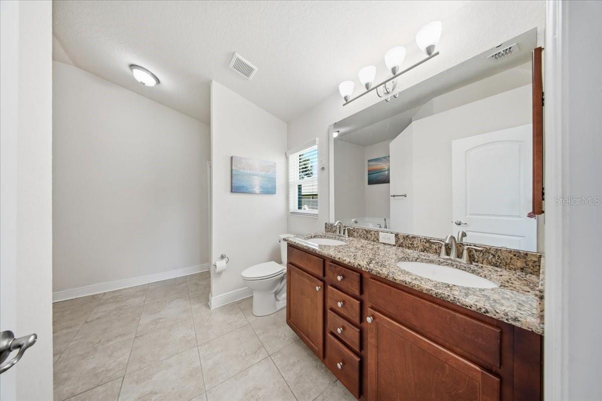1408 Legatto Loop Property Photo 12