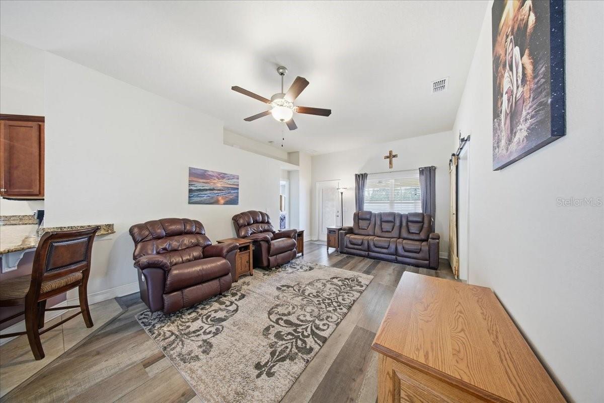 1408 Legatto Loop Property Photo 23