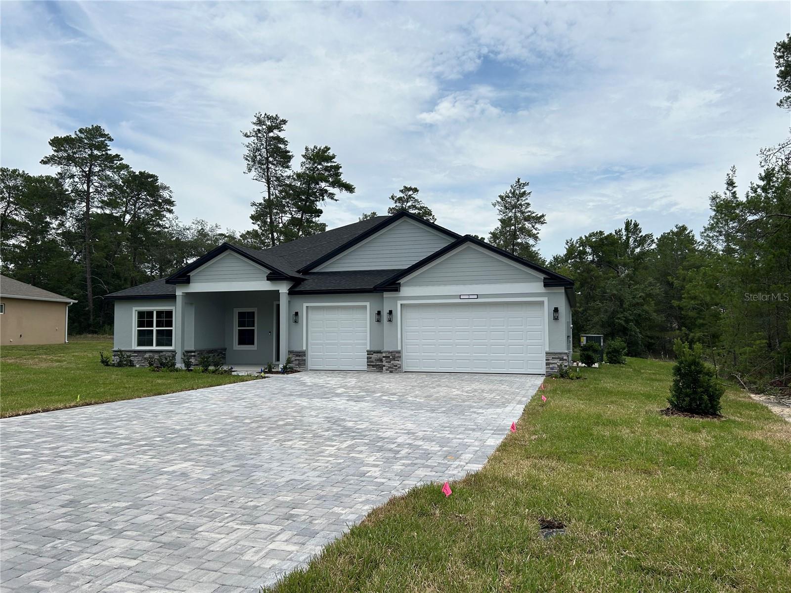 3064 W Pine Ridge Blvd Property Photo 2