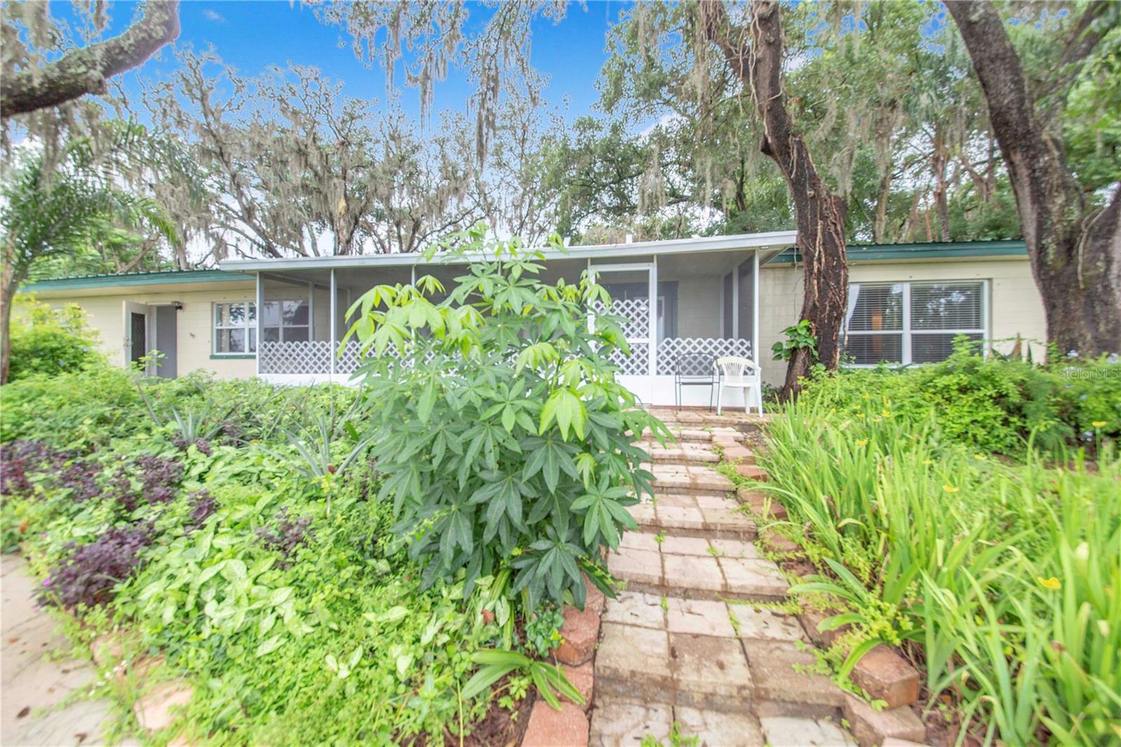 490 Twin Lakes Blvd Property Photo 5