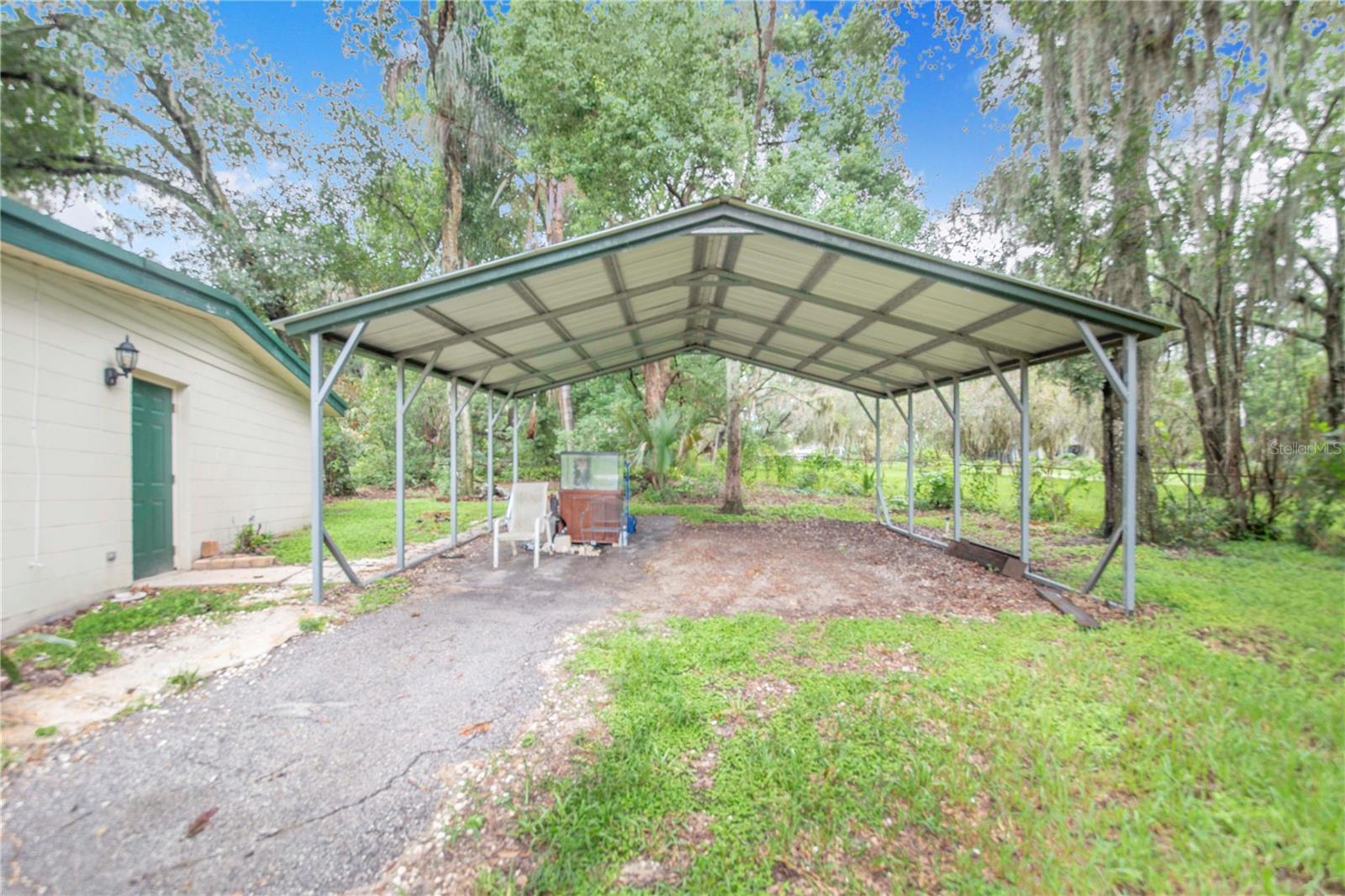 490 Twin Lakes Blvd Property Photo 33