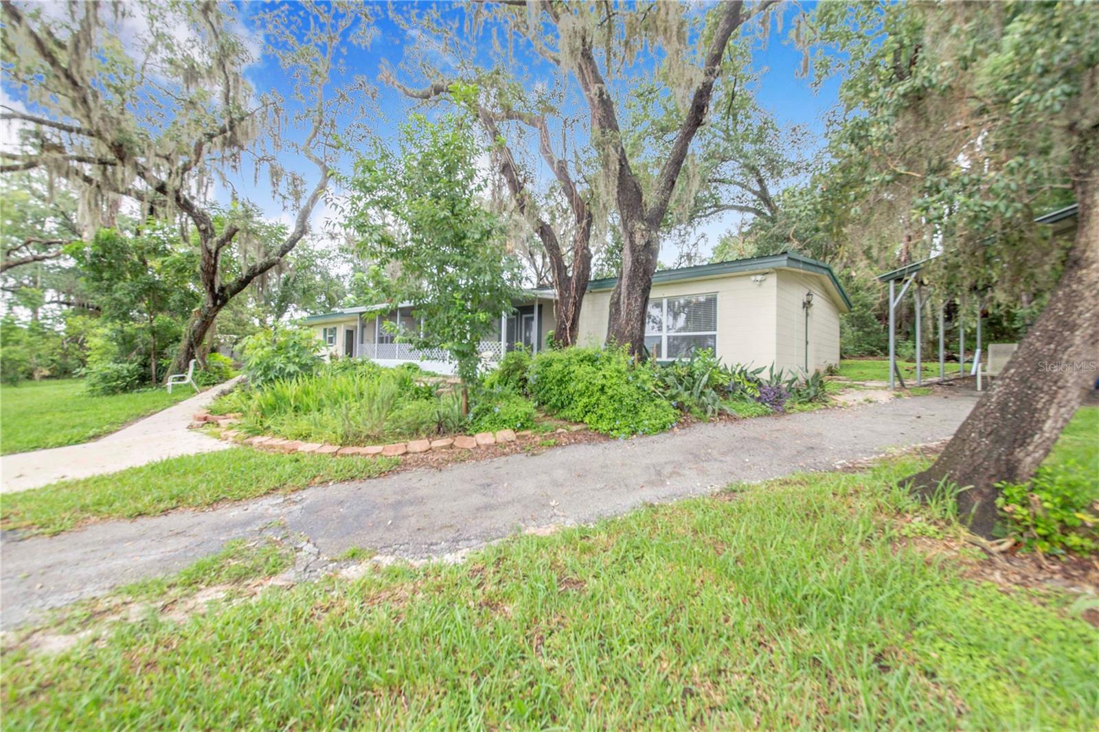 490 Twin Lakes Blvd Property Photo 37