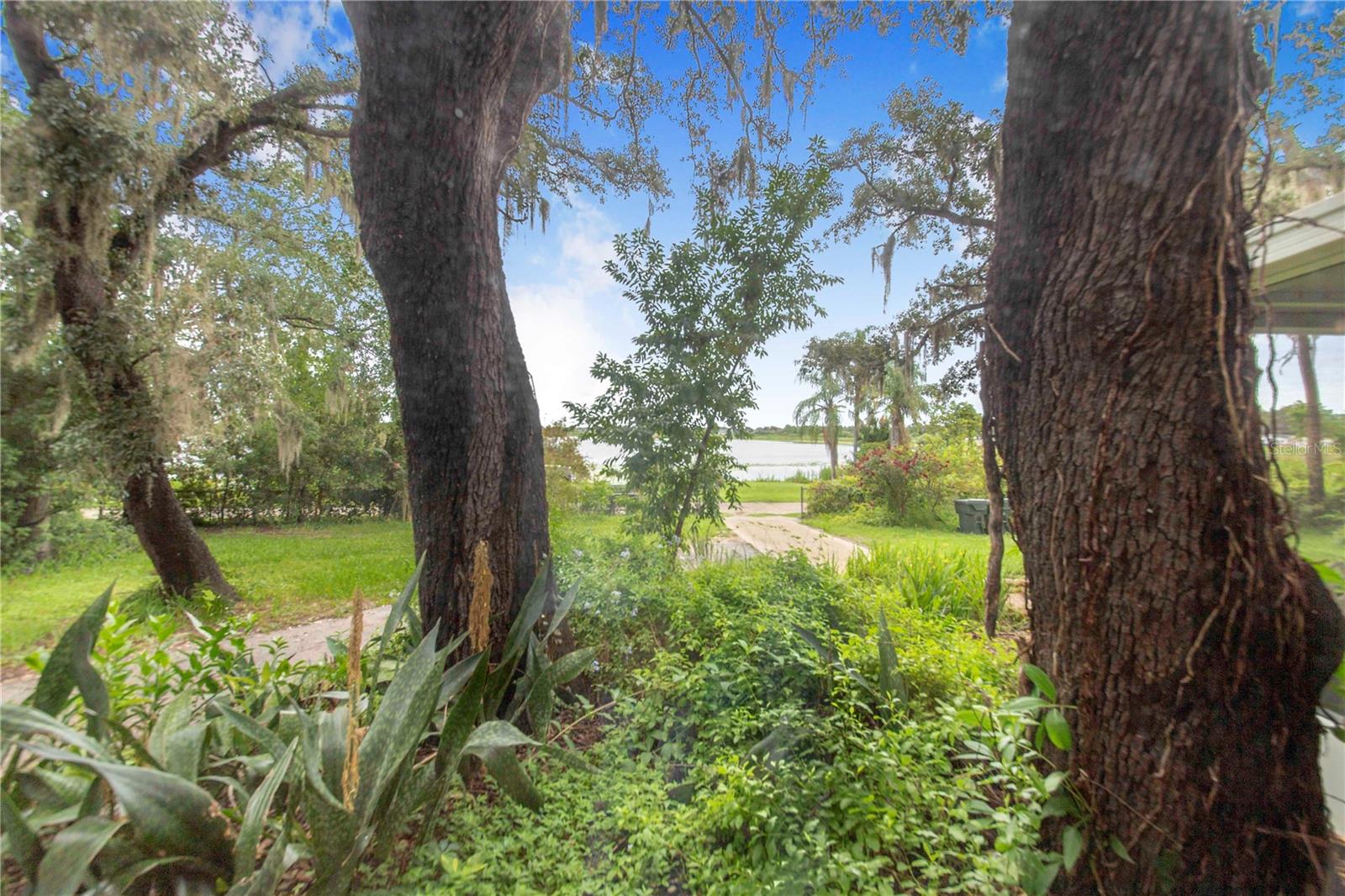 490 Twin Lakes Blvd Property Photo 39