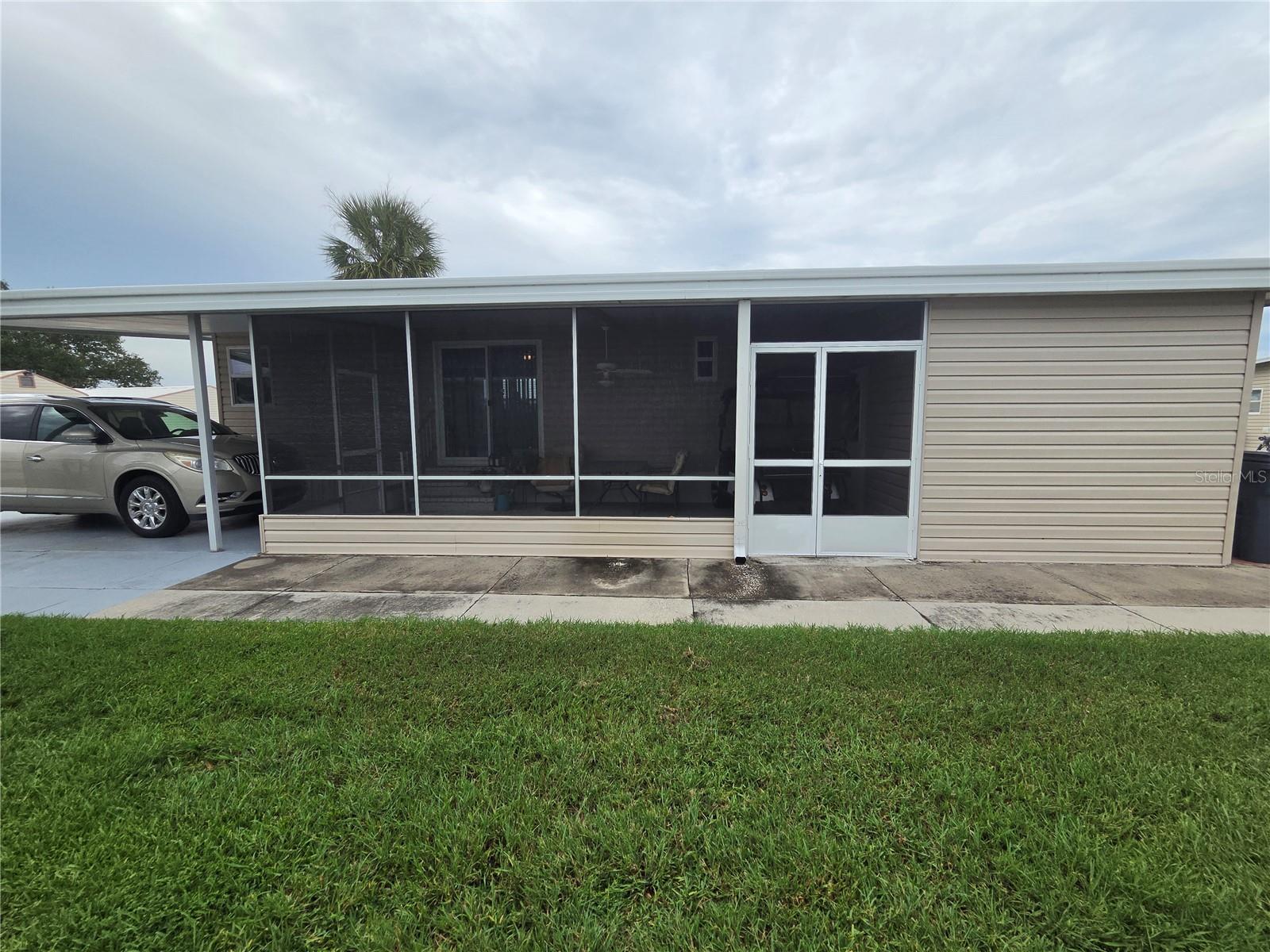 628 Lakeside Ranch Ln Property Photo 3