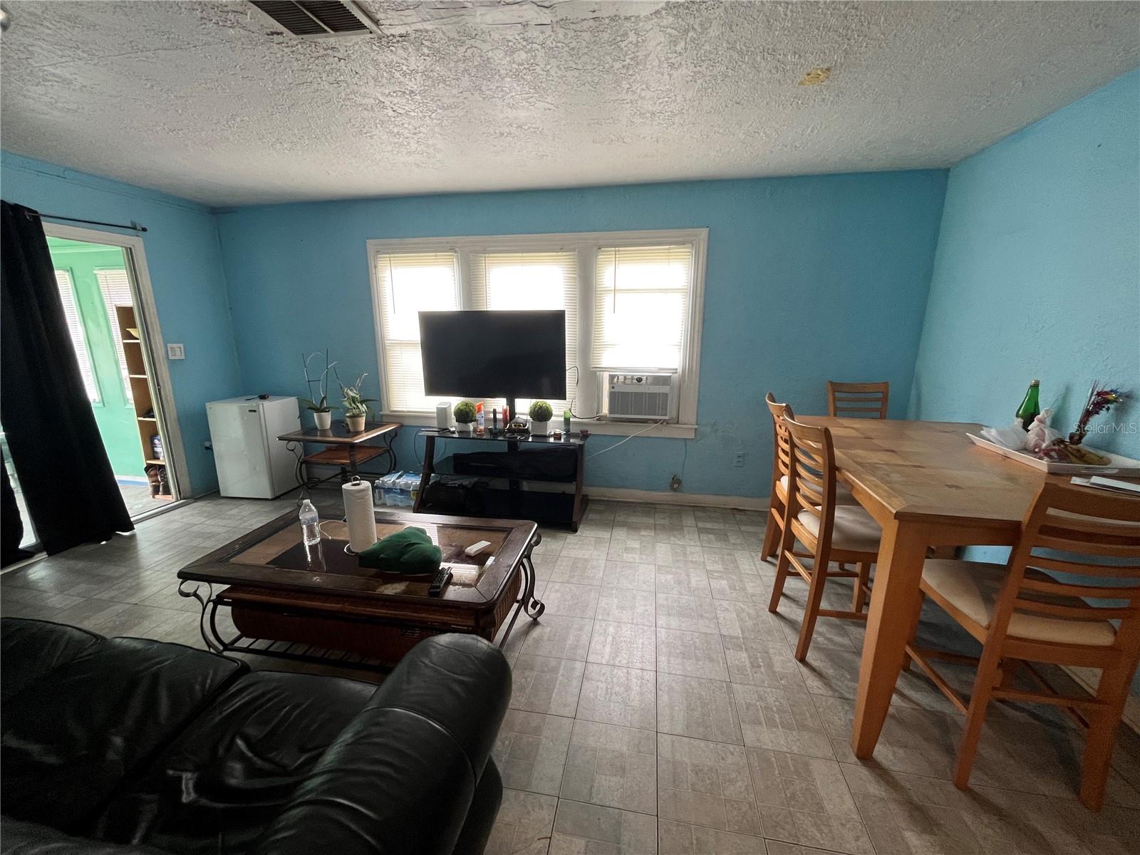 33 W Johnson Ave Property Photo 5