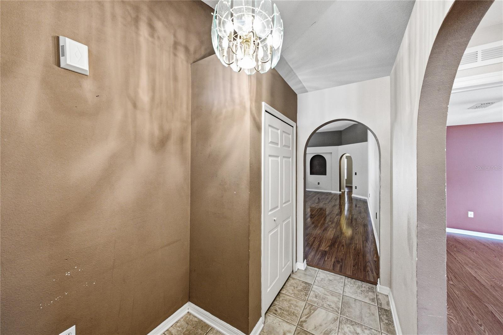 5638 Royal Hills St Property Photo 6