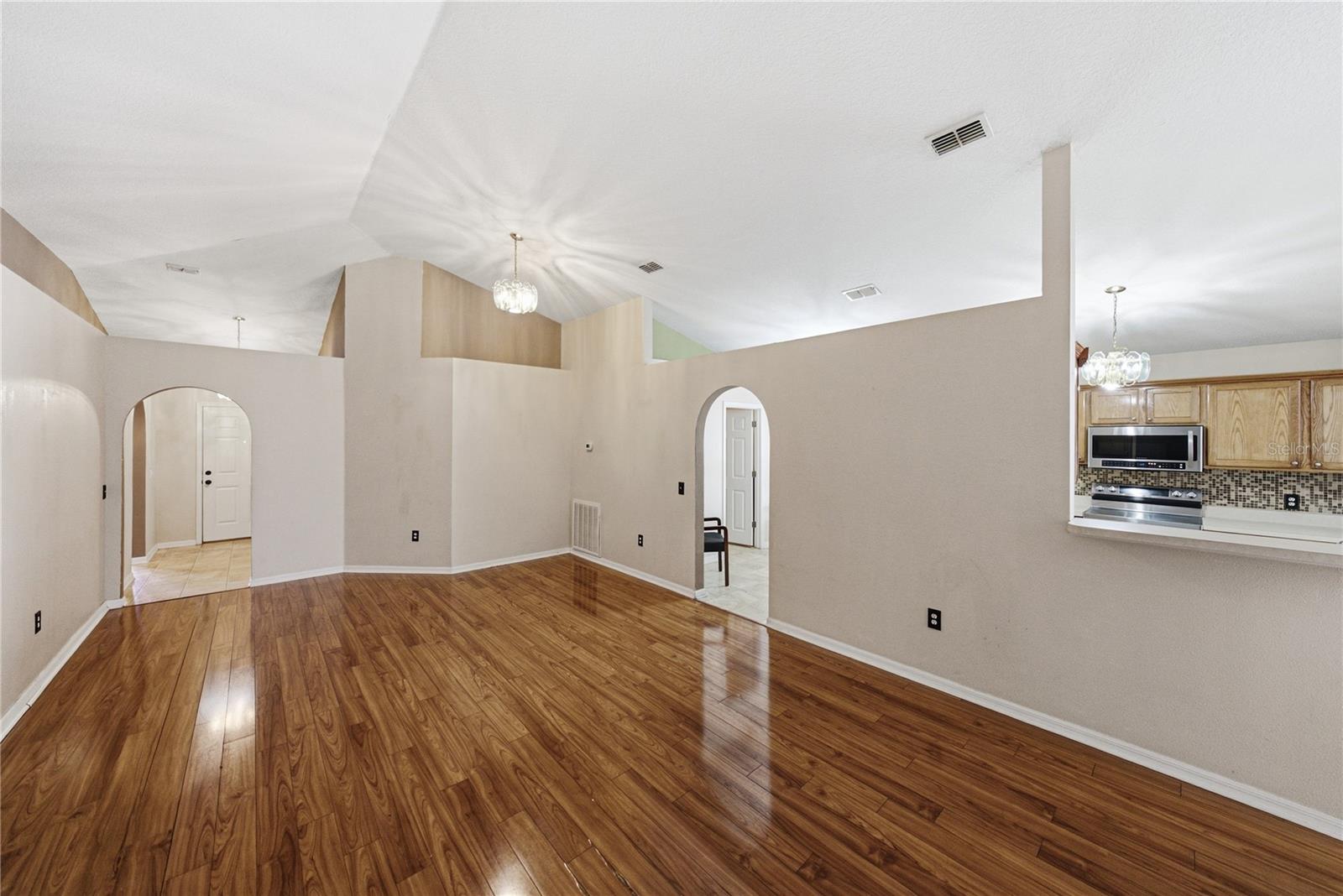 5638 Royal Hills St Property Photo 9