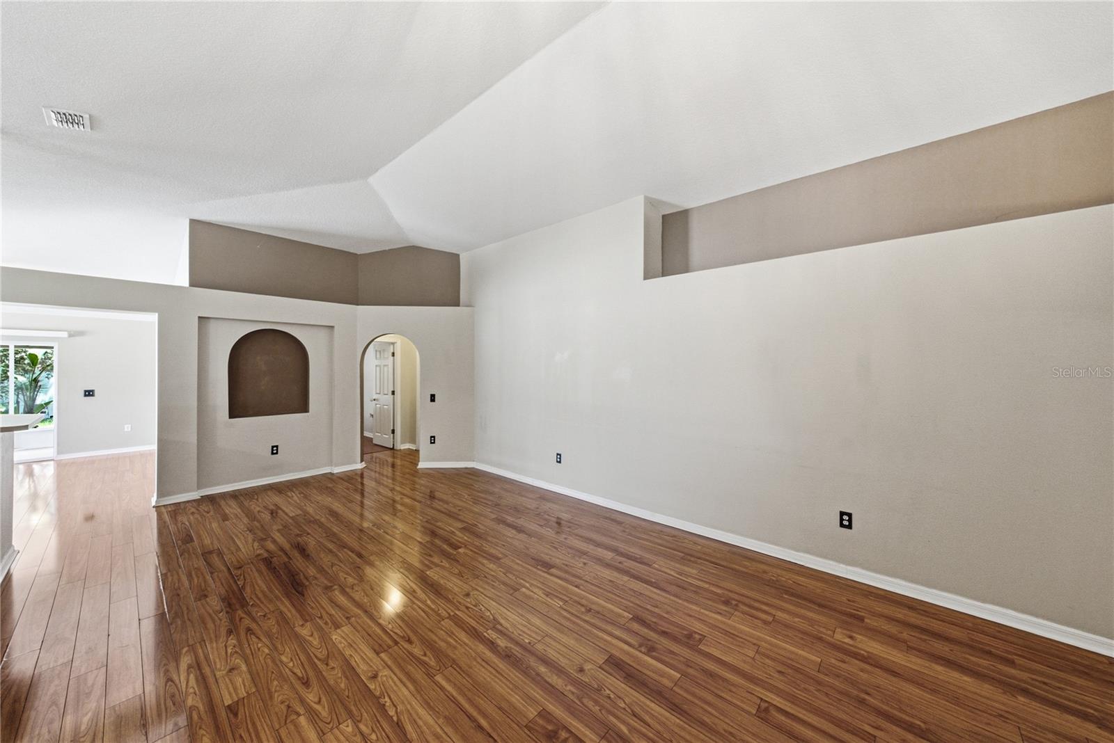 5638 Royal Hills St Property Photo 11