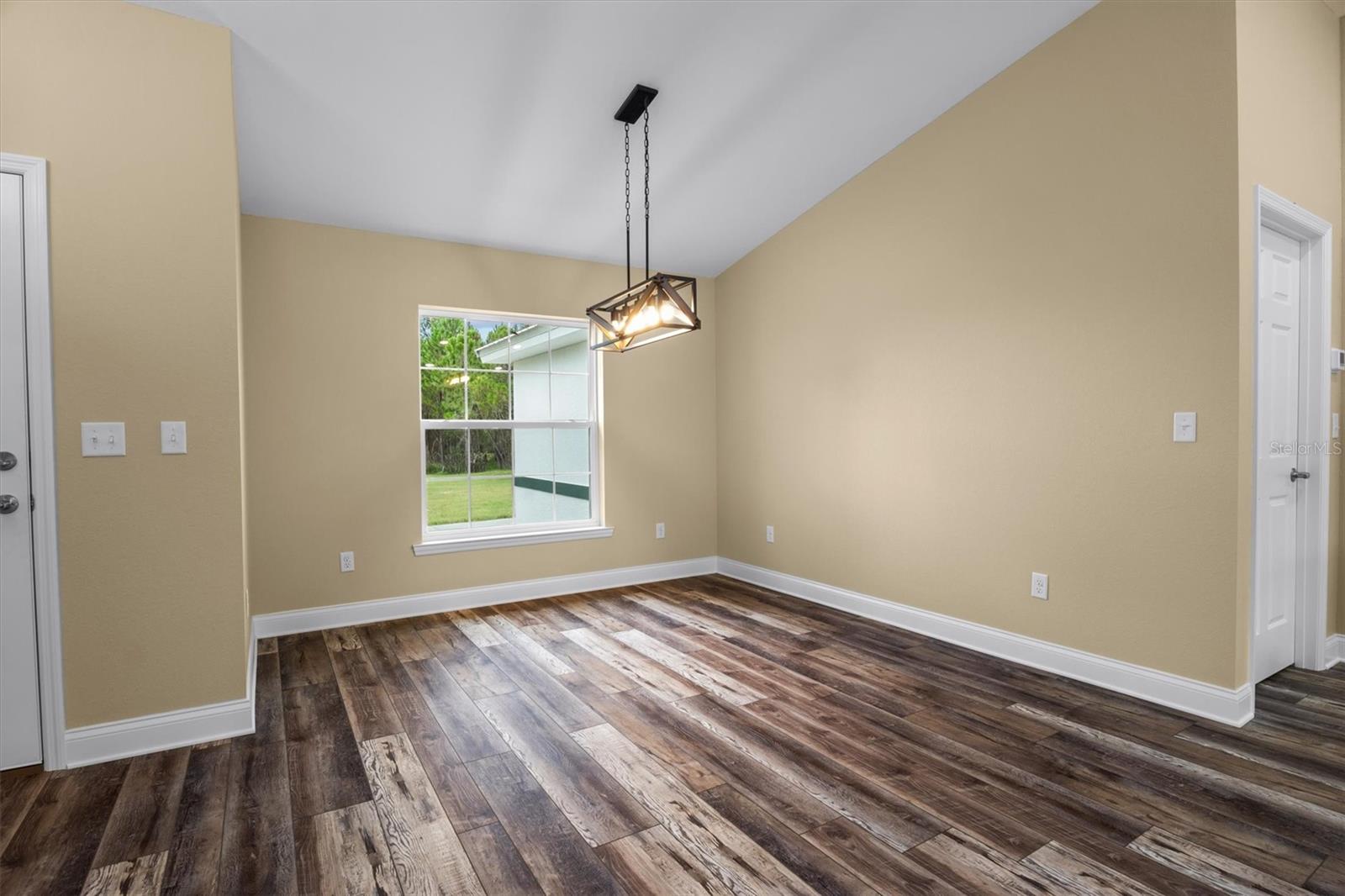 6929 Wilbar Ln Property Photo 7