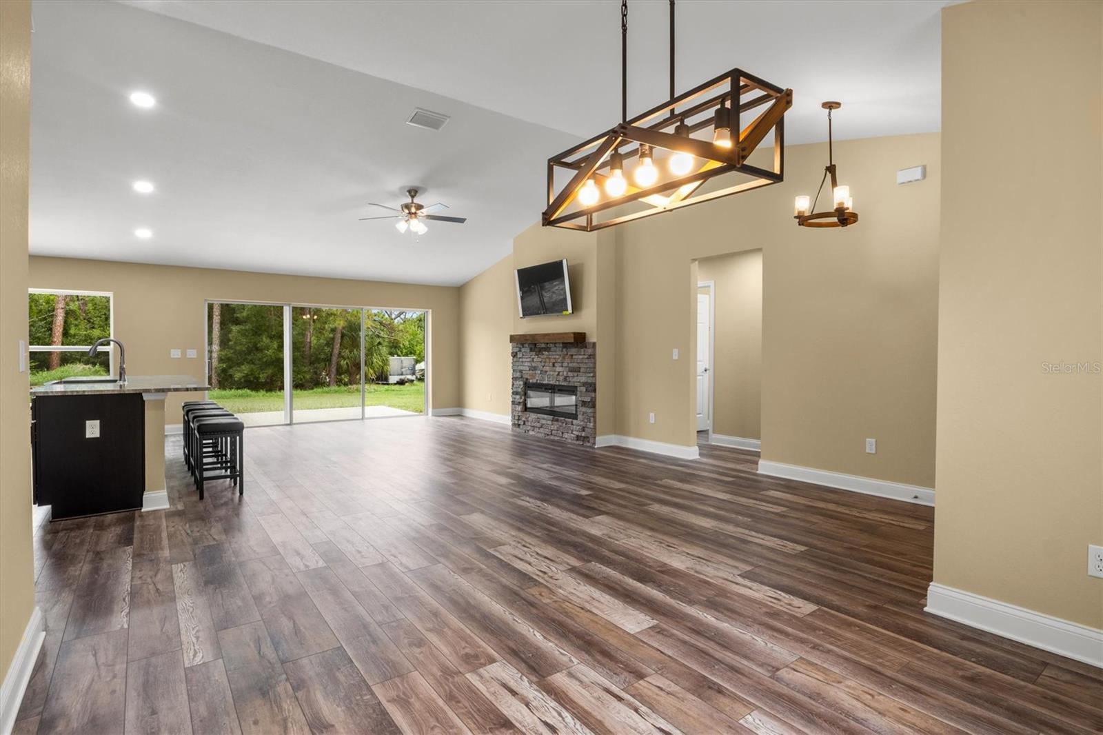 6929 Wilbar Ln Property Photo 8