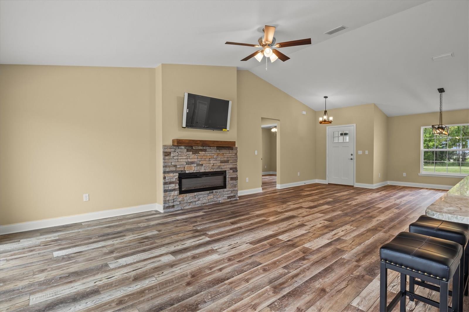 6929 Wilbar Ln Property Photo 9