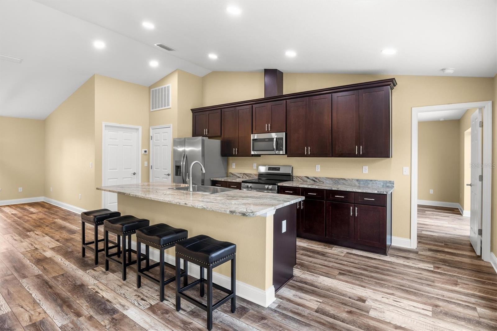 6929 Wilbar Ln Property Photo 10
