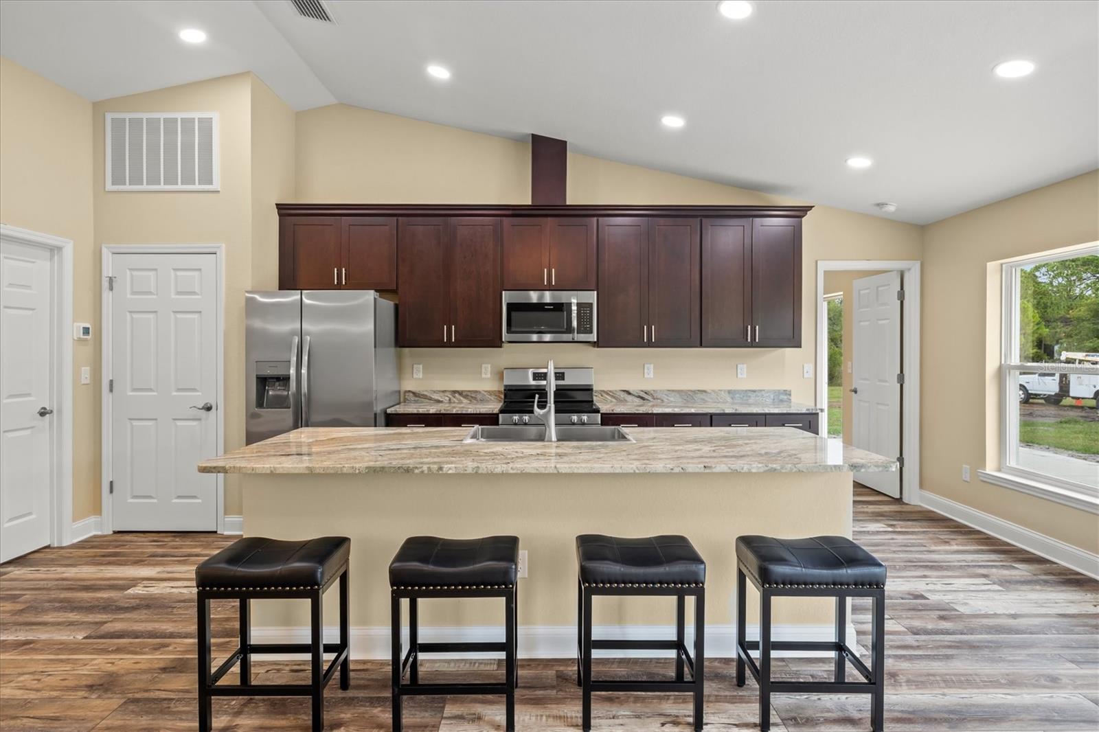 6929 Wilbar Ln Property Photo 12