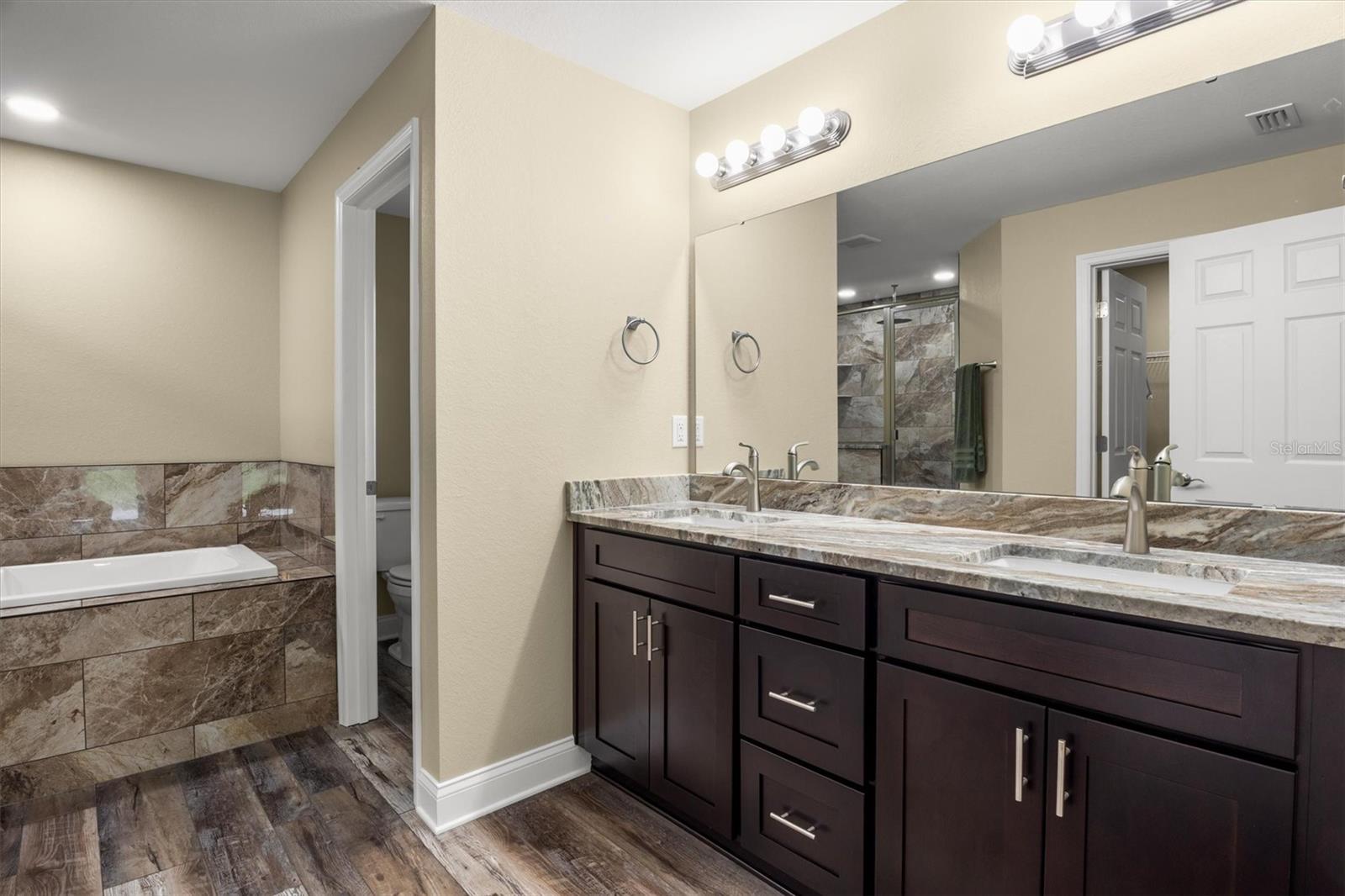 6929 Wilbar Ln Property Photo 18