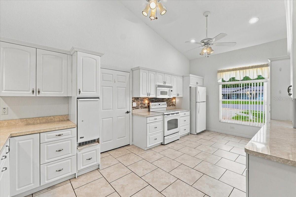 1505 Lake Thomas Loop Property Photo 10