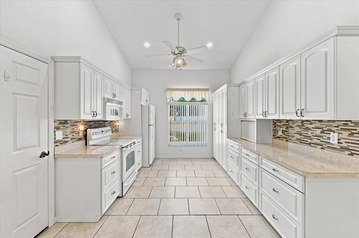 1505 Lake Thomas Loop Property Photo 12