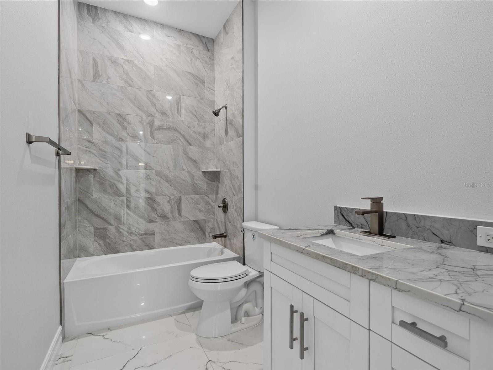 2302 Allen Dr Property Photo 17