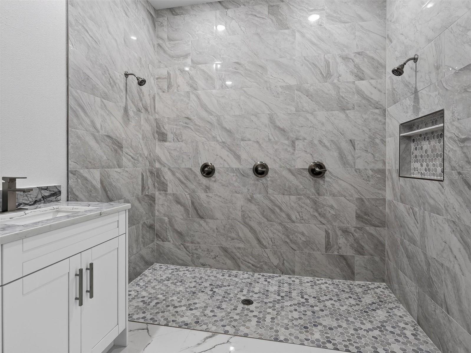 2302 Allen Dr Property Photo 32