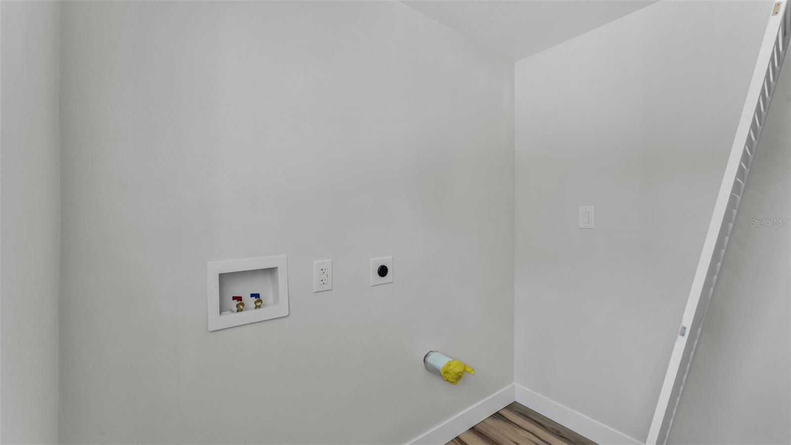 1060 E Stanford St Property Photo 5