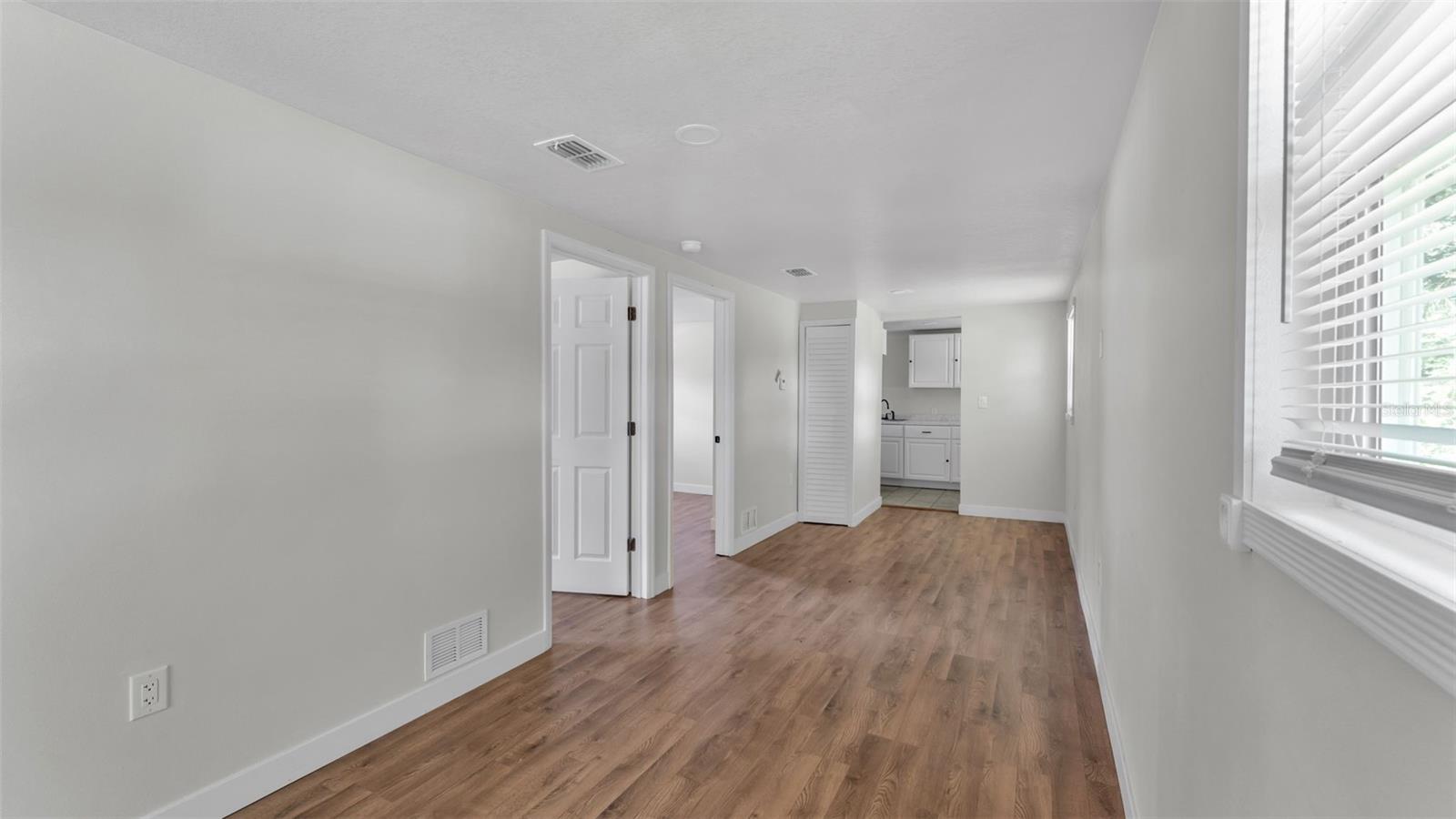 1060 E Stanford St Property Photo 10