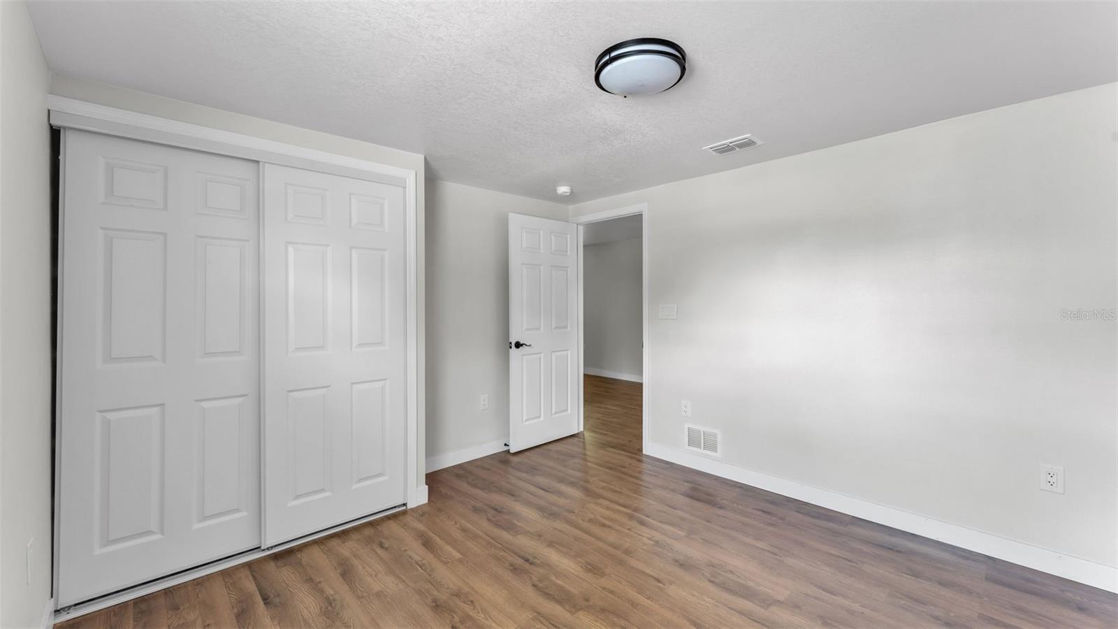 1060 E Stanford St Property Photo 13