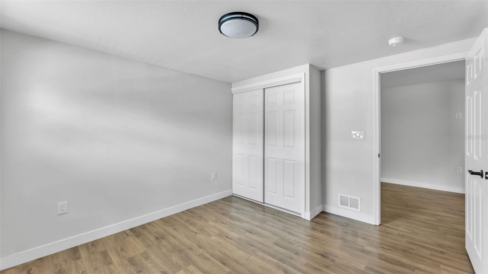 1060 E Stanford St Property Photo 15