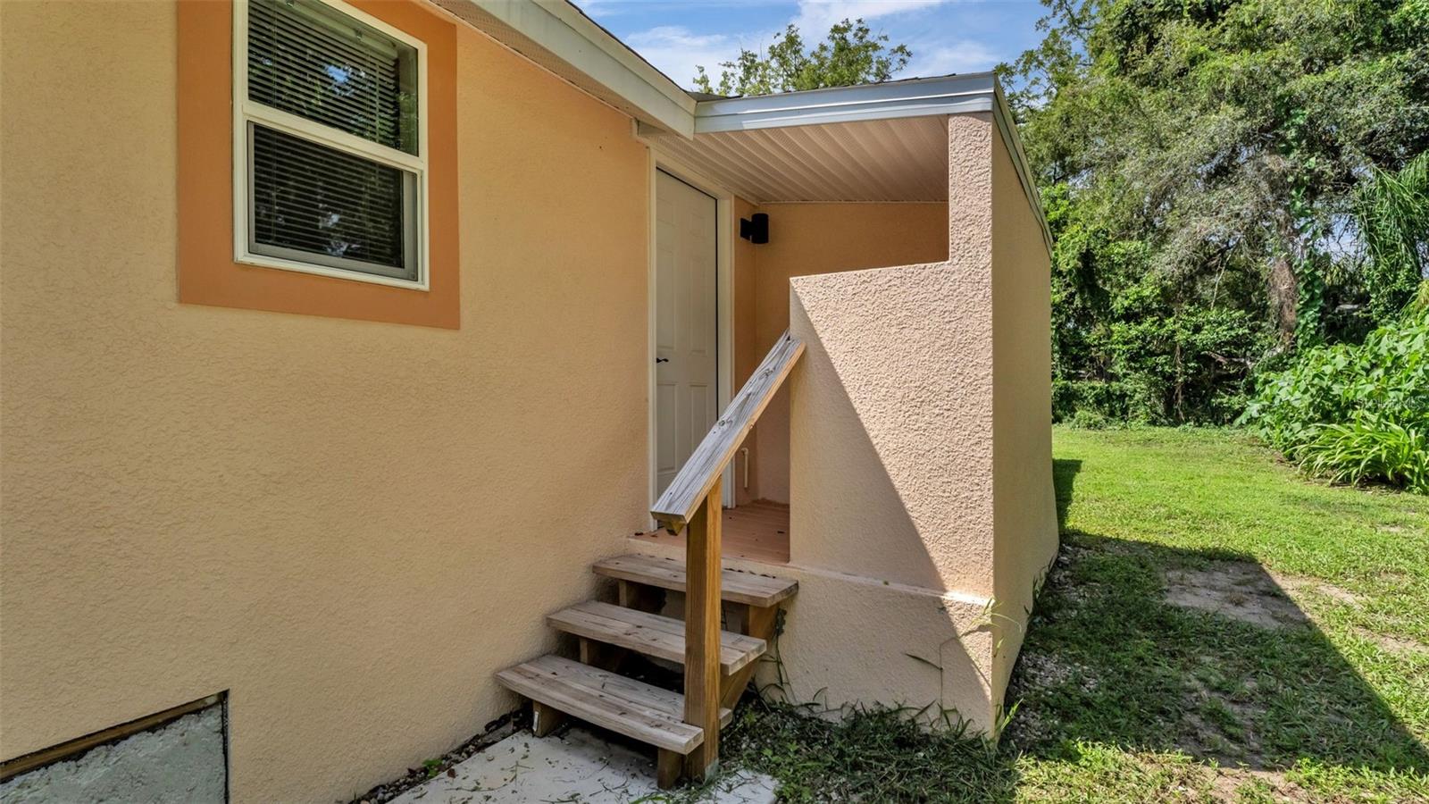 1060 E Stanford St Property Photo 20