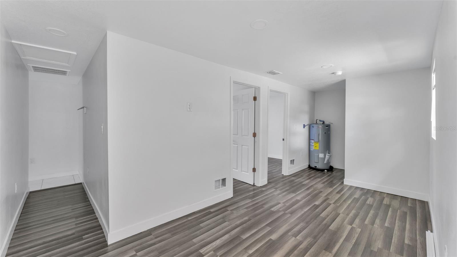 1060 E Stanford St Property Photo 22