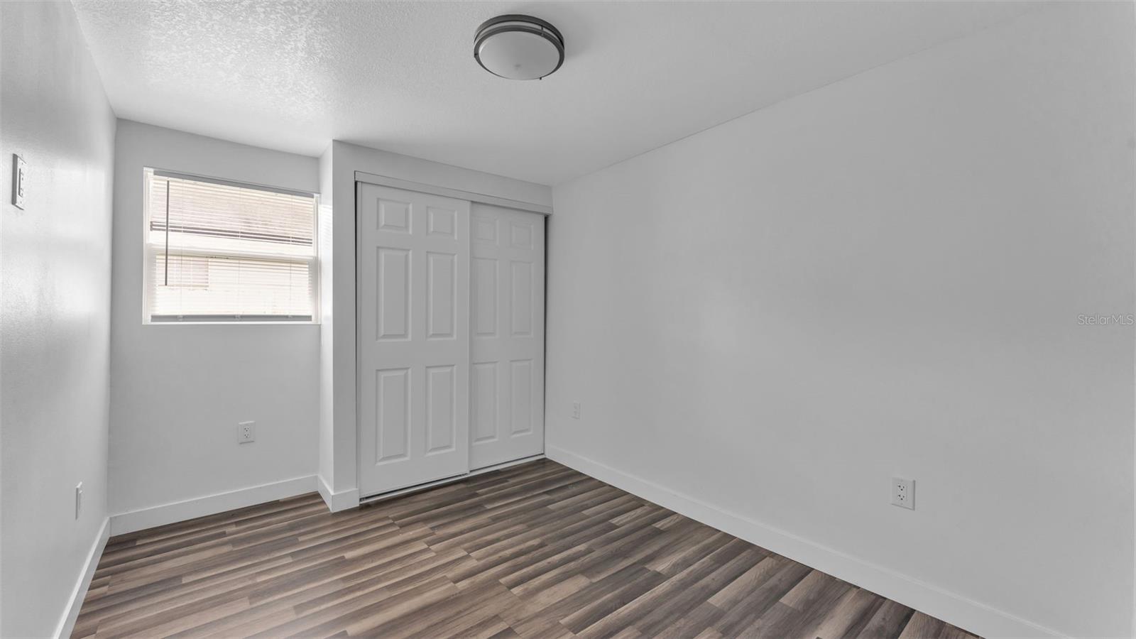 1060 E Stanford St Property Photo 25