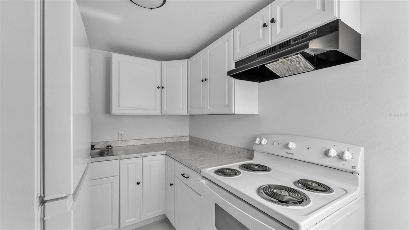 1060 E Stanford St Property Photo 32