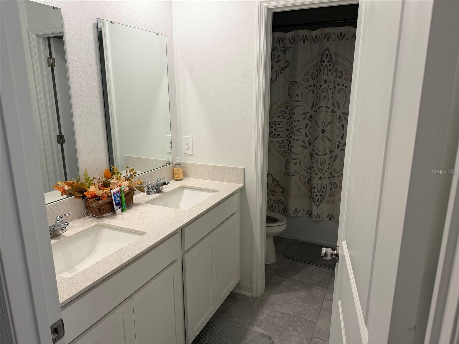 1187 Tyler Loop Property Photo 4