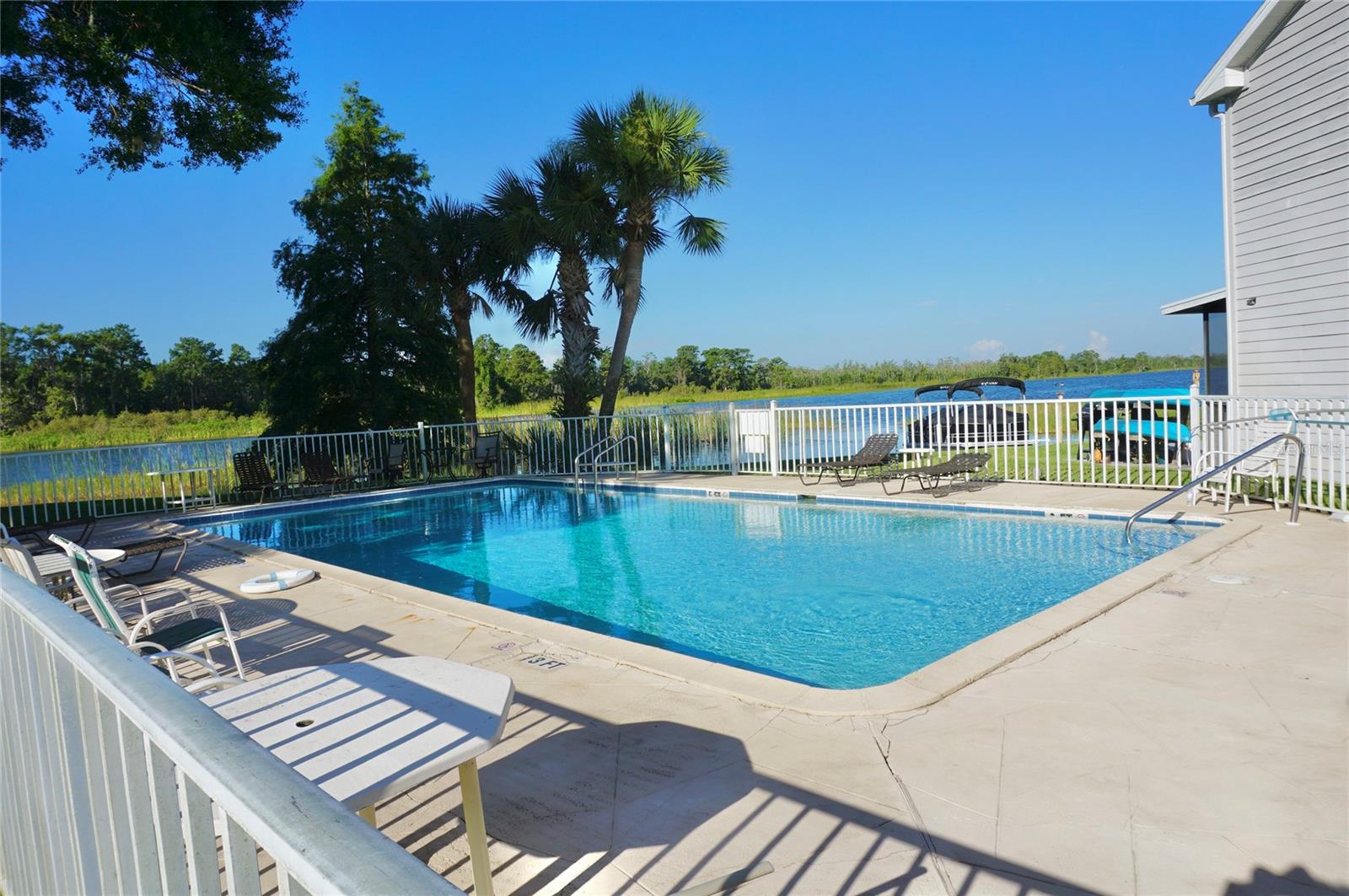 504 Orange Blossom Dr Property Photo 4