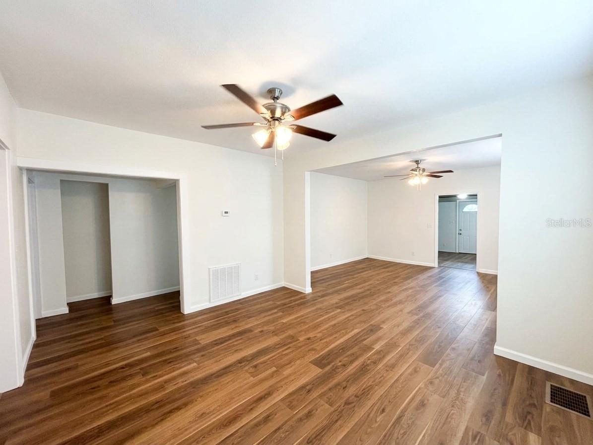 320 W Bullard Ave Property Photo 5