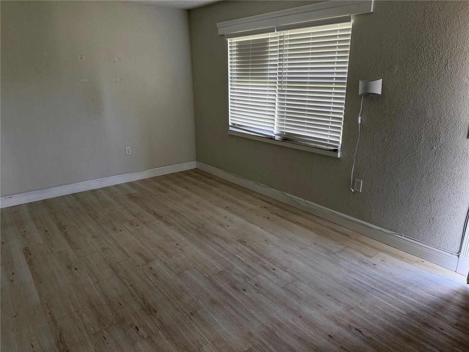1804 3rd Ct Se #c Property Photo 11