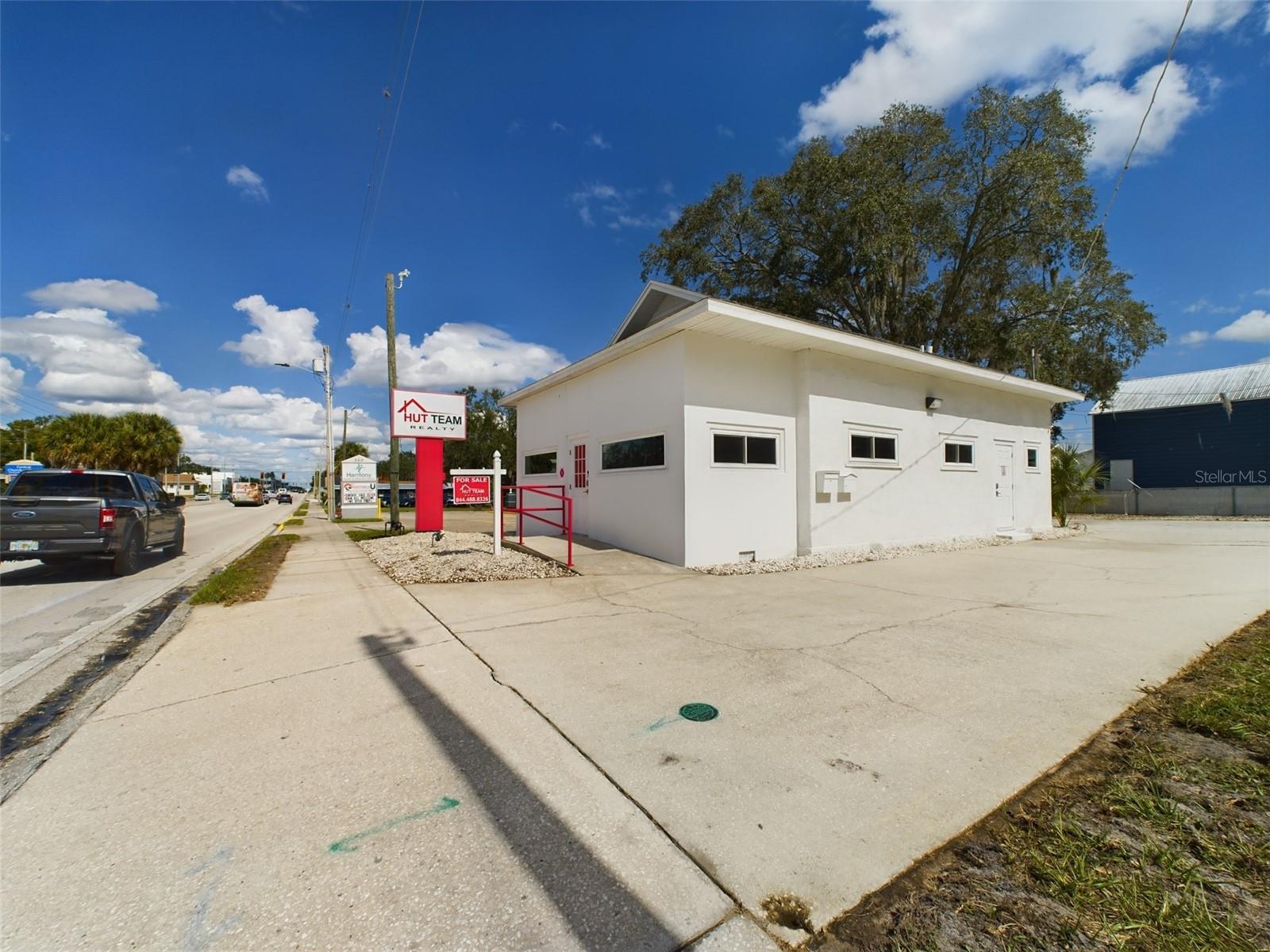 334 1st St S Property Photo 29