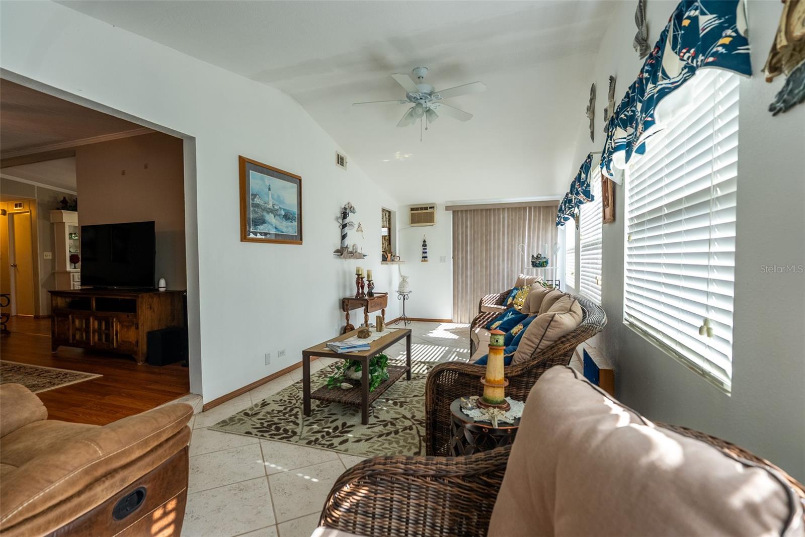 6703 Canterbury Dr Ne Property Photo 12