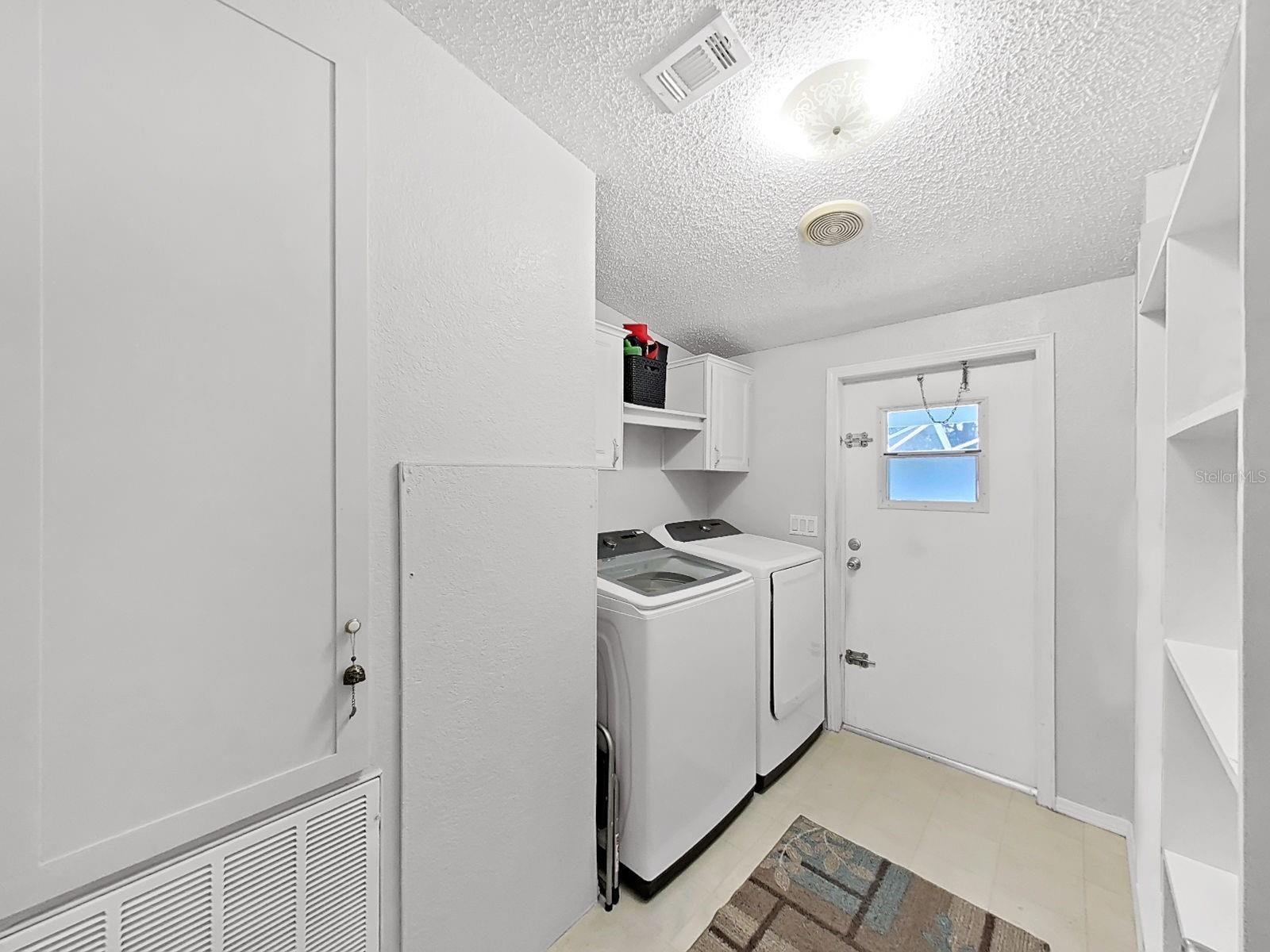 490 Lindsey Dr Property Photo 35