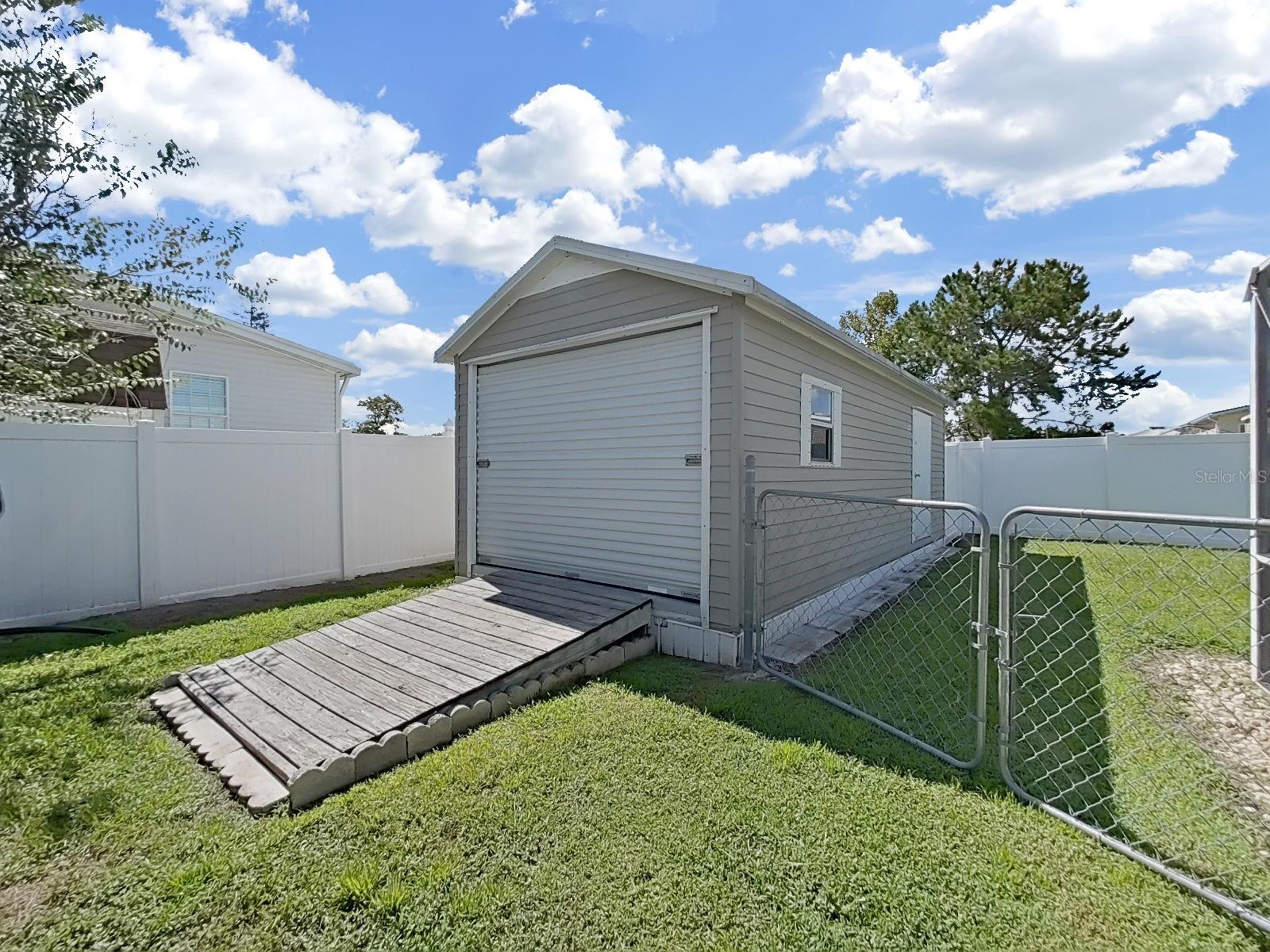 490 Lindsey Dr Property Photo 37
