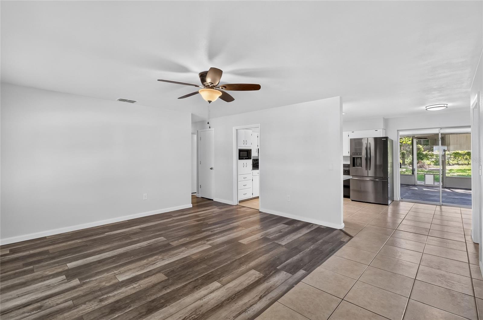 3203 Carleton Cir E Property Photo 11